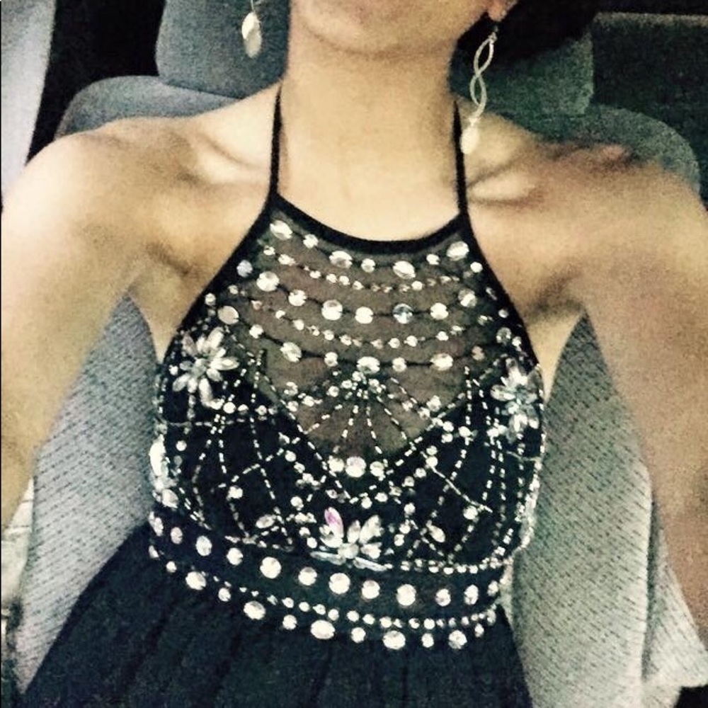 Prom dress size 1 black and sparkly original 140$